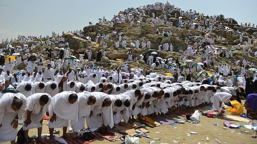 Alhazai sun fara aikin Hajjin 2026 bayan isa Mina