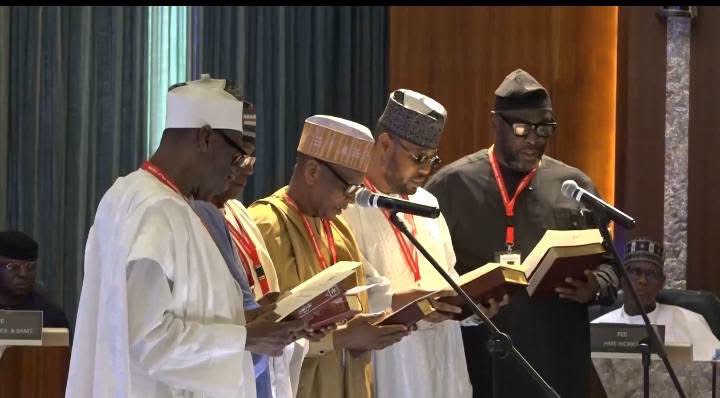 Shugaba Tinubu Ya Rantsar da Sabbin Kwamishinonin RMAFC da NPC