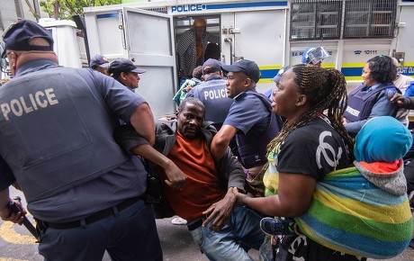 Afirka ta Kudu: An Kama Kimanin Mutum 900 Bayan Zanga-zanga