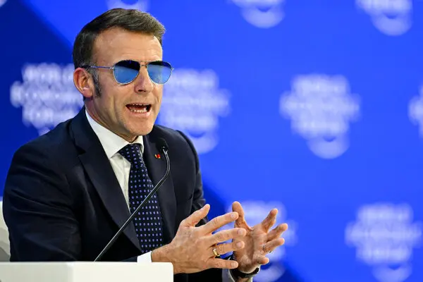 Macron Na Cikin Ƙoshin Lafiya Bayan Fashe-fashe A Damascus