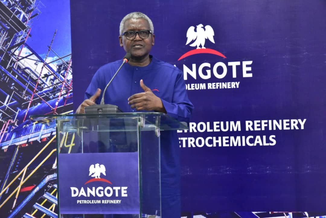 Matatar Dangote ta mayar da farashin sayar da man fetur zuwa dala maimakon naira
